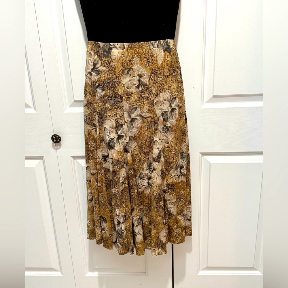 Ema James skirt sz med